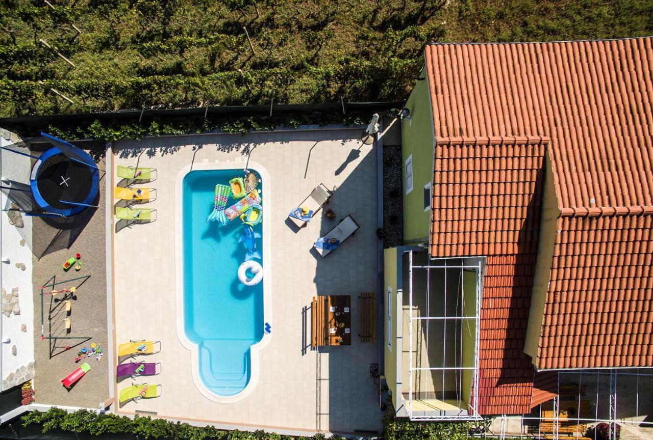 Holiday Residence Maja Katuni Exterior foto